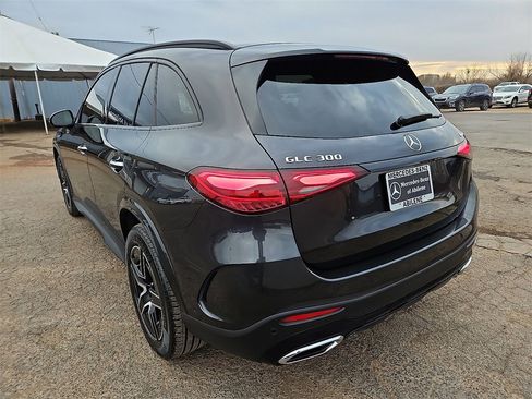 Used 2024 Mercedes-Benz GLC 300 4MATIC image 5