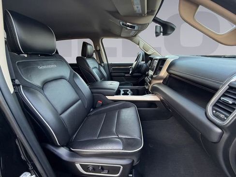 Used 2019 RAM 1500 Laramie AWD/4WD image 17