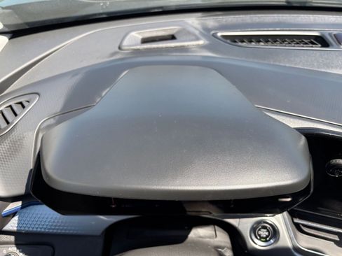 Used 2025 Chevrolet Trax LT w/ LT Convenience Package image 35