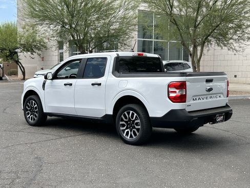 Used 2024 Ford Maverick Lariat FWD image 3