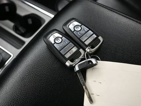 Used 2021 Ford Expedition XLT AWD/4WD image 24