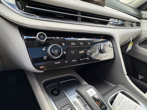 New 2026 INFINITI QX60 Luxe FWD image 18