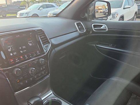 Used 2020 Jeep Grand Cherokee Laredo w/ Quick Order Package 2BN North AWD/4WD image 19