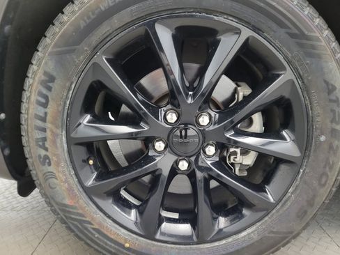 Used 2018 Dodge Durango R/T w/ Blacktop Package RWD image 31