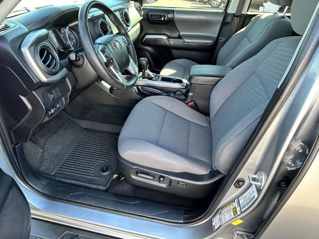 Used 2023 Toyota Tacoma SR5 w/ Technology Package AWD/4WD image 18