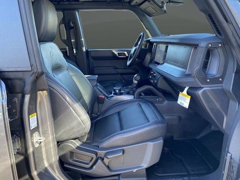 New 2025 Ford Bronco Badlands w/ Sasquatch Package AWD/4WD image 28