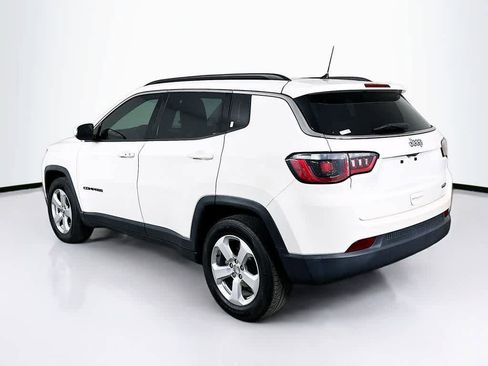 Used 2018 Jeep Compass Latitude FWD image 4