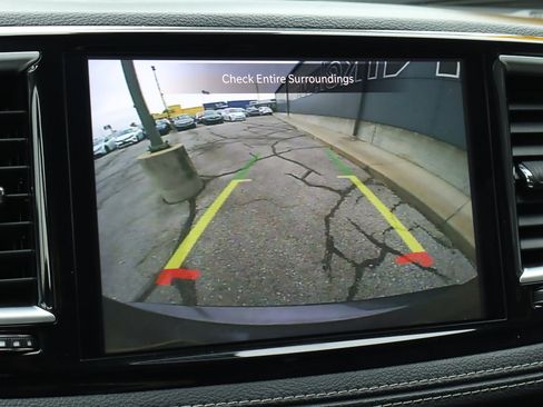 Used 2023 Chrysler Pacifica Limited image 12