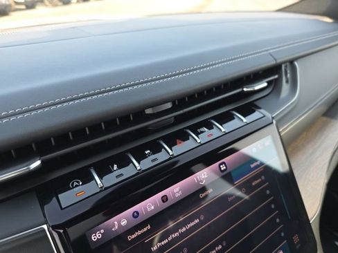 Used 2025 Jeep Grand Cherokee Overland w/ Adv Protech Group III image 25