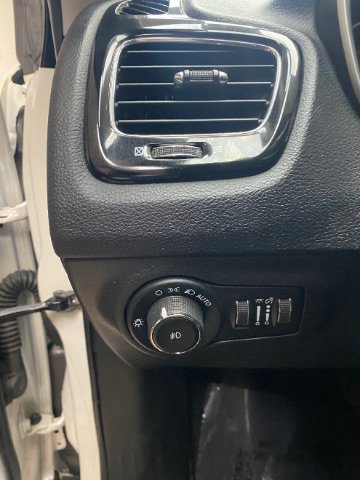 Used 2020 Jeep Compass Limited FWD image 21