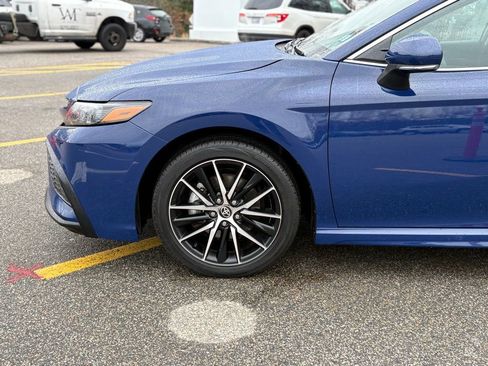 Used 2024 Toyota Camry SE image 2