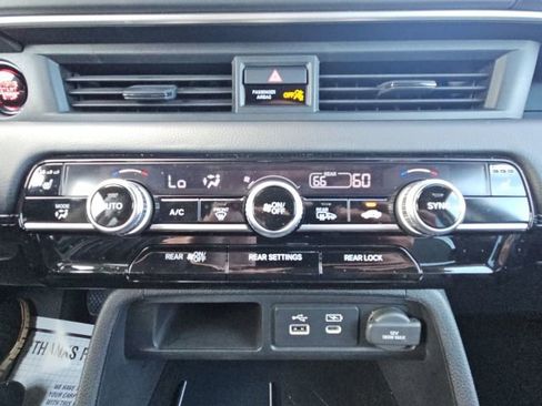 Certified 2023 Honda Pilot Touring image 29