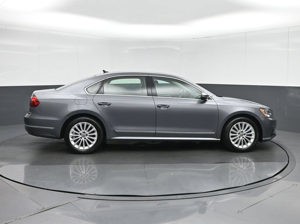 Used 2017 Volkswagen Passat 1.8T SE FWD image 8