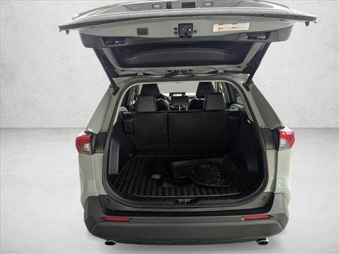 Used 2019 Toyota RAV4 XLE Premium image 7