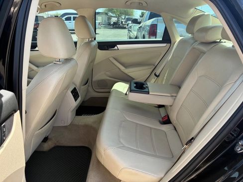 Used 2013 Volkswagen Passat 2.5 SE FWD image 21