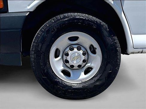Used 2023 Chevrolet Express 2500 w/ Driver Convenience Package RWD image 10