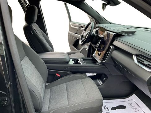 Used 2025 GMC Acadia Elevation image 15