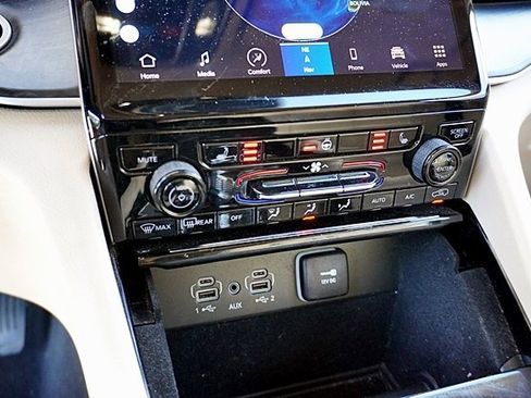 Used 2021 Jeep Grand Cherokee L Limited image 30