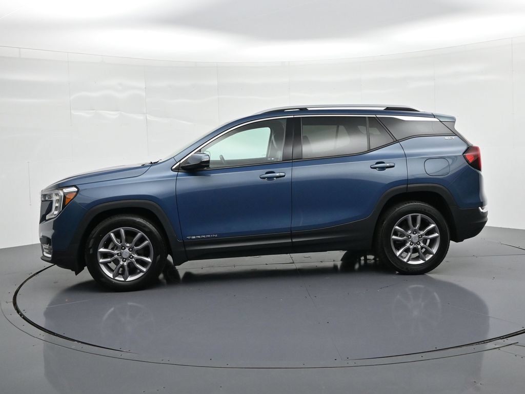 Used 2024 GMC Terrain SLT FWD image 8