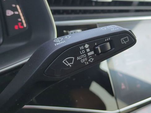 Used 2019 Audi Q8 Premium Plus w/ Premium Plus image 27