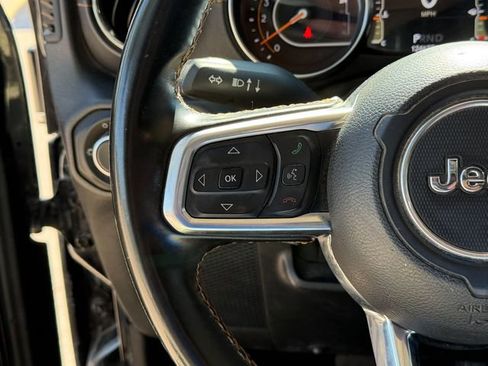 Used 2021 Jeep Wrangler Unlimited Sahara AWD/4WD image 11