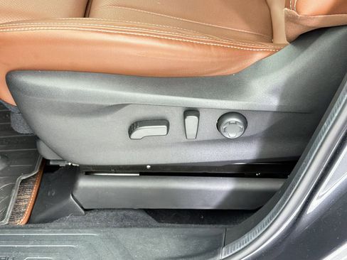 Used 2023 Subaru Ascent Touring image 14