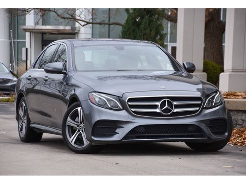 Used 2019 Mercedes-Benz E 300 4MATIC image 1