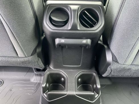 New 2025 Jeep Gladiator Sport image 14