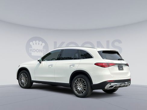 Certified 2025 Mercedes-Benz GLC 300 4MATIC image 4