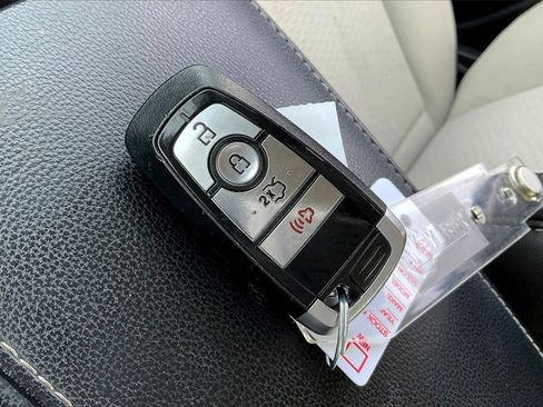 Used 2019 Ford Fusion SE w/ Equipment Group 151A image 10