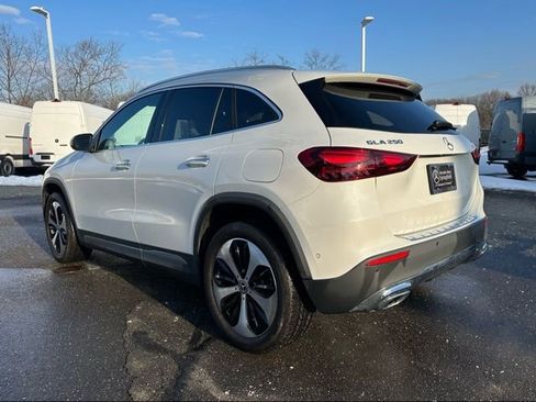 Used 2024 Mercedes-Benz GLA 250 4MATIC image 5