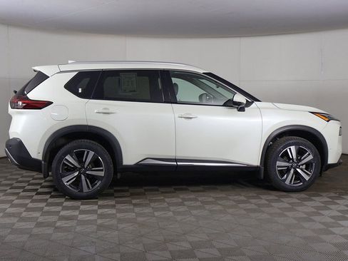 Used 2023 Nissan Rogue SL w/ SL Premium Package image 19