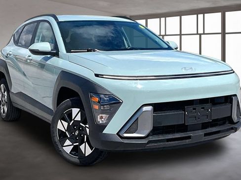 Used 2024 Hyundai Kona SEL AWD/4WD image 3