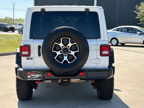 Used 2022 Jeep Wrangler Unlimited Rubicon w/ Cold Weather Group AWD/4WD image 10