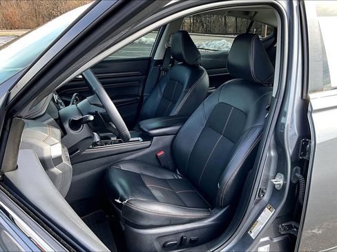 Used 2021 Nissan Altima 2.5 SR w/ SR Premium Package image 19