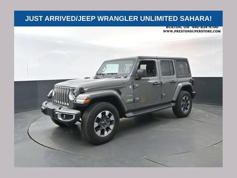 Used 2022 Jeep Wrangler Unlimited Sahara w/ Dual Top Group AWD/4WD image 1