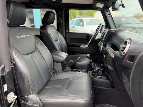 Used 2016 Jeep Wrangler Rubicon AWD/4WD image 6