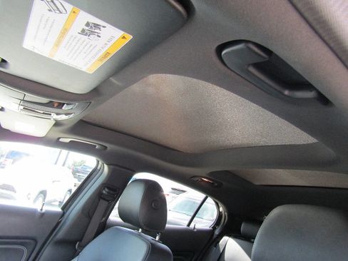 Used 2019 Mercedes-Benz GLA 250 4MATIC image 11