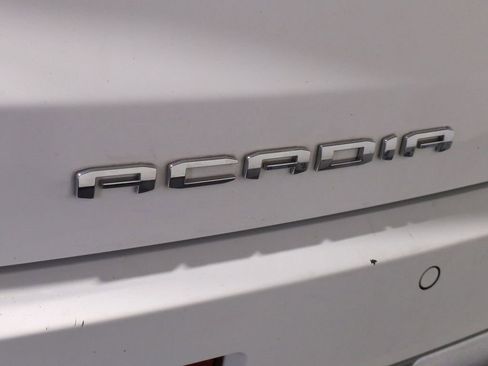 Used 2022 GMC Acadia Denali w/ Denali Ultimate Package image 13