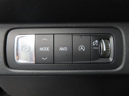 Used 2024 Chevrolet Traverse RS image 56