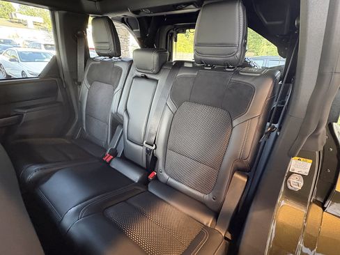Used 2025 Ford Bronco Raptor AWD/4WD image 31