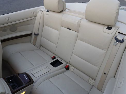 Used 2009 BMW 328i Convertible image 15