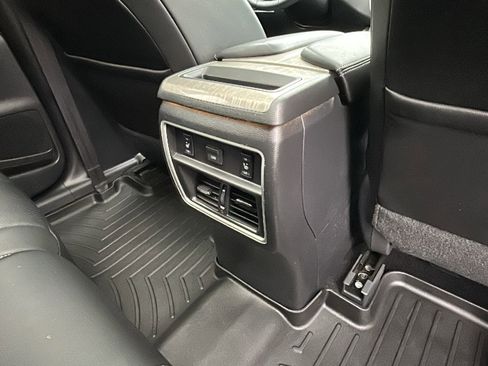 Used 2018 Nissan Murano Platinum image 27