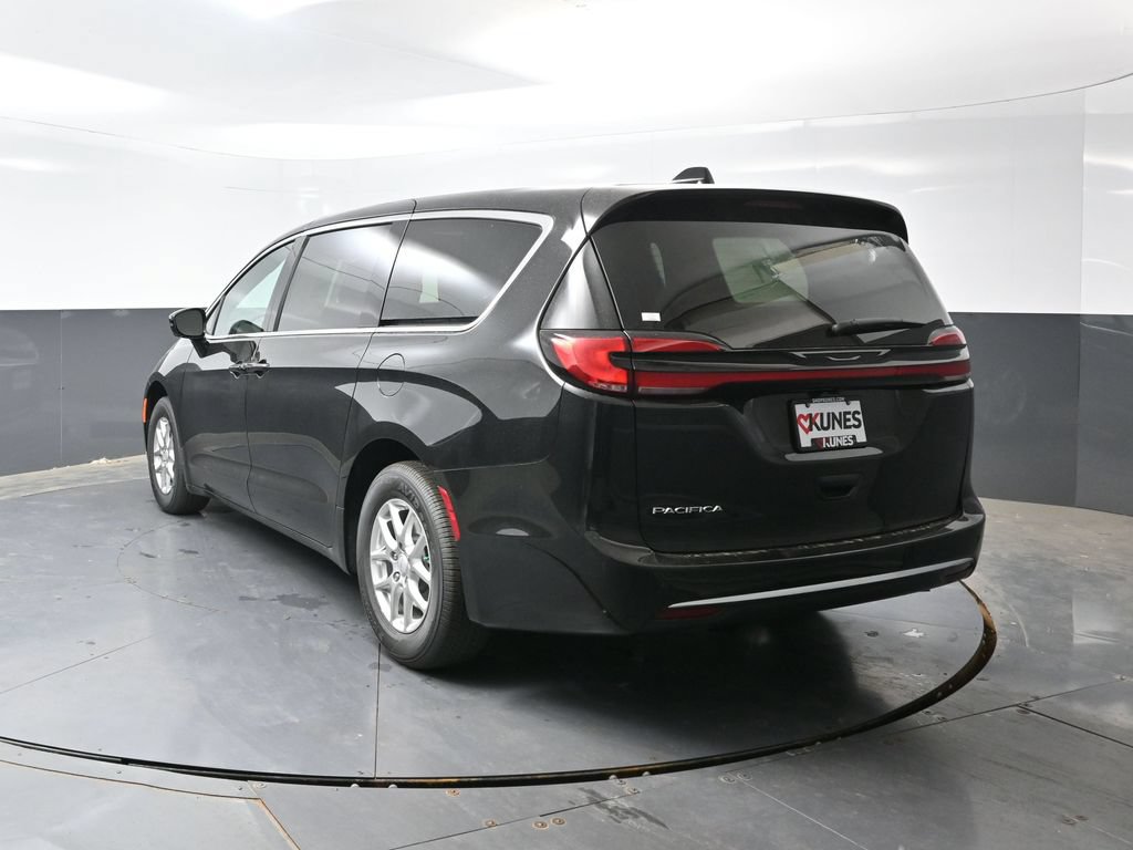 New 2027 Chrysler Pacifica Select w/ Family Tech Group FWD image 7