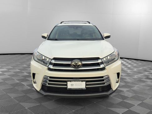 Used 2018 Toyota Highlander Limited image 2