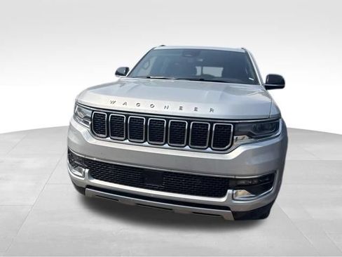 Used 2024 Jeep Wagoneer L Series II w/ Flexible Seating Group AWD/4WD image 9