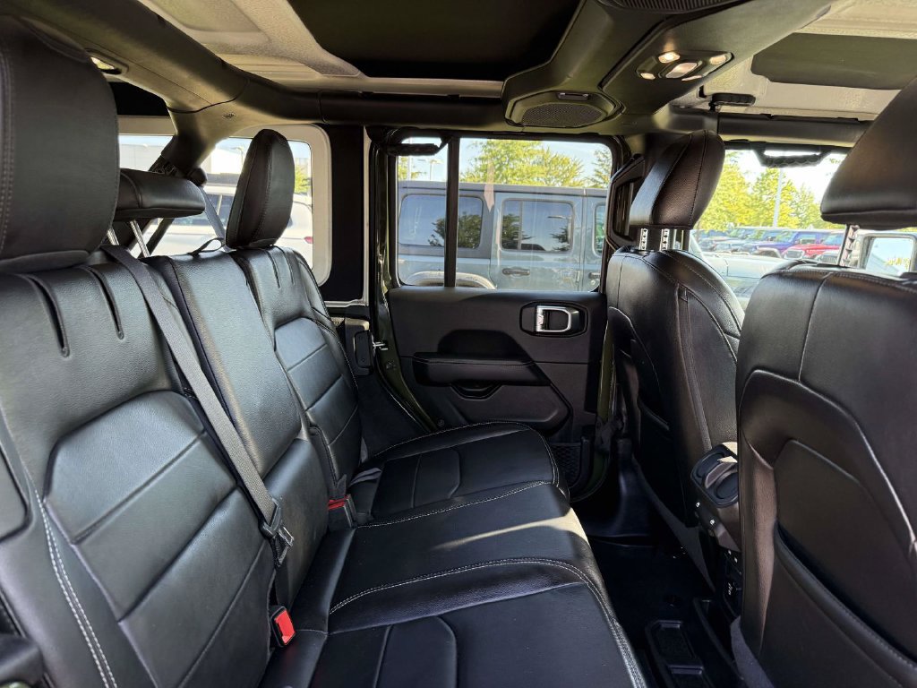 Used 2021 Jeep Wrangler Unlimited Sahara w/ Cold Weather Group AWD/4WD image 16