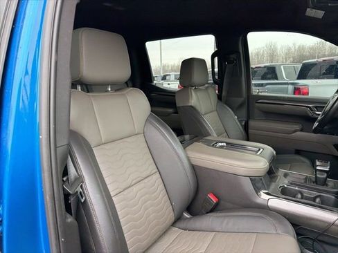 Used 2022 Chevrolet Silverado 1500 ZR2 w/ Technology Package image 11