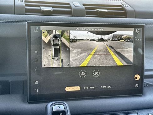 Used 2024 Land Rover Defender 130 X-Dynamic SE image 26