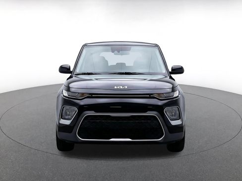 Used 2025 Kia Soul LX w/ LX Technology Package FWD image 2